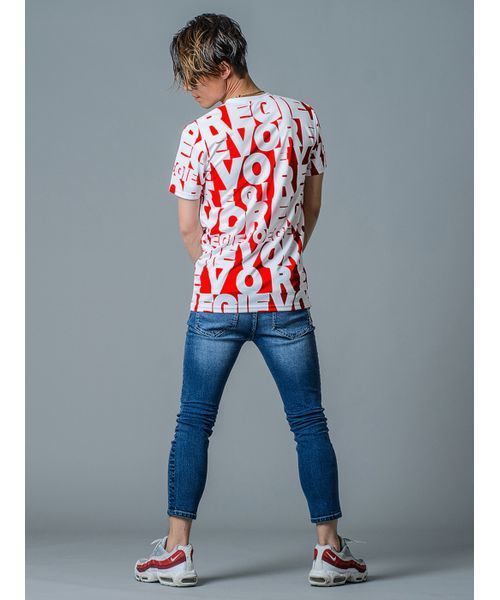REGIEVO(レジエボ)の「【REGIEVO】REGIEVOロゴ総柄VネックTシャツ(Tシャツ/カットソー・メンズ・ホワイト/ブラック/オレンジ・MEDIUM/LARGE/SMALL/X-LARGE)」の12枚目の写真