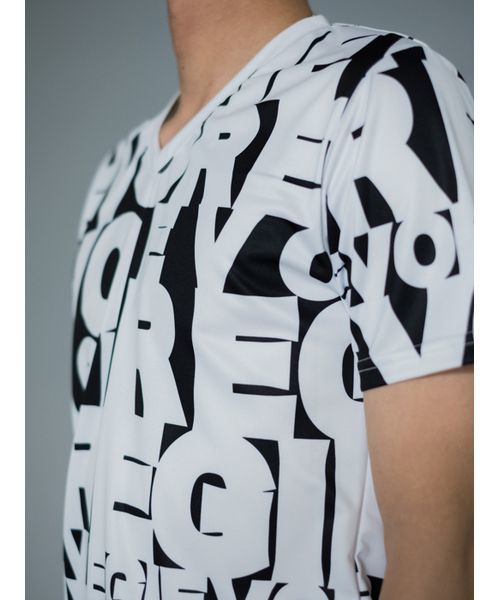 REGIEVO(レジエボ)の「【REGIEVO】REGIEVOロゴ総柄VネックTシャツ(Tシャツ/カットソー・メンズ・ホワイト/ブラック/オレンジ・MEDIUM/LARGE/SMALL/X-LARGE)」の13枚目の写真