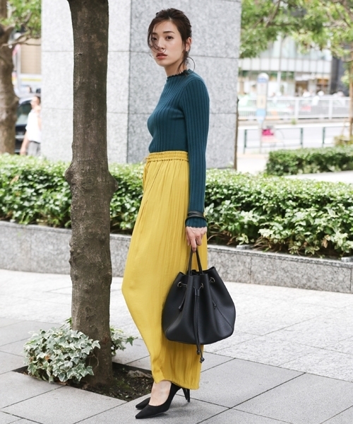 laboratory work（ラボラトリーワーク）の「スカラップネックリブニット（ニット/セーター・レディース・ブラック/ブラウン/オフホワイト/ブルーグリーン/パープル/レッド・MEDIUM）」の7枚目の写真