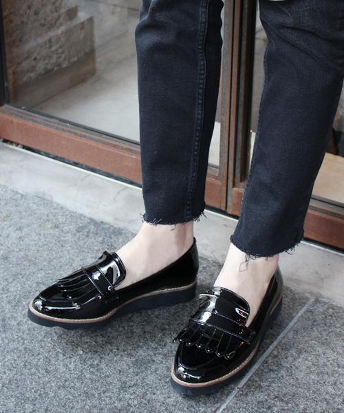 dresseum フリンジ付き　型押し　金具付き　ローファー　極美品　22,5 レイン対応】ボリュームソール フリンジ ローファー