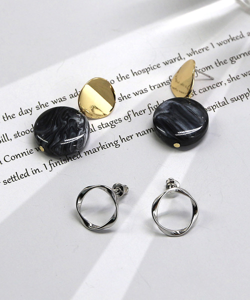 おしゃれスタ（オシャレスタ）の「【INXU TOKYO】925シルバー ポストピアス セット（ピアス（両耳用）・レディース・ゴールド系その他2/E/M/ゴールド系その他3/シルバー系その他3/その他1/その他9/その他17/その他25/その他33/ゴールド/C/K/S/シルバー系その他/ブルー/その他7/その他15/その他23/その他31/A/I/Q/ゴールド系その他7/シルバー系その他7/その他5/その他13/その他21/その他29/F/N/ゴールド系その他4/シルバー系その他4/その他2/その他10/その他18/その他26/その他34/H/P/ゴールド系その他6/シルバー系その他6/その他4/その他12/その他20/その他28/ピンク/B/J/R/シルバー/グリーン/その他6/その他14/その他22/その他30/G/O/ゴールド系その他5/シルバー系その他5/その他3/その他11/その他19/その他27/その他35/ゴールド系その他/D/L/シルバー系その他2/その他/その他8/その他16/その他24/その他32・FREE）」の2枚目の写真