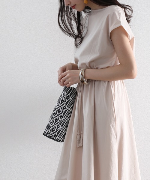 classicalelf（クラシカルエルフ）の「綿100%、ロングマキシ丈無地フレアワンピース(半袖)（ワンピース・レディース・ブラック/ネイビー/アイボリー・SMALL/MEDIUM/LARGE/X-LARGE/XX-LARGE）」の6枚目の写真