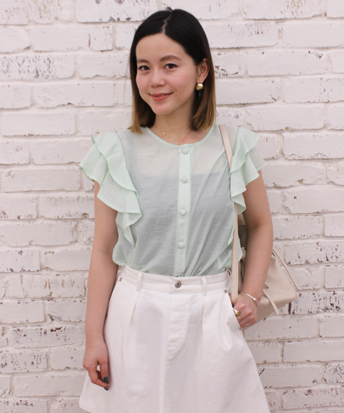 mystic(ミスティック)の「肩フリルパフスリーブプルオーバー(シャツ/ブラウス・レディース・グリーン/ブラック/ベージュ/オフホワイト/ピンク・フリ-)」の4枚目の写真