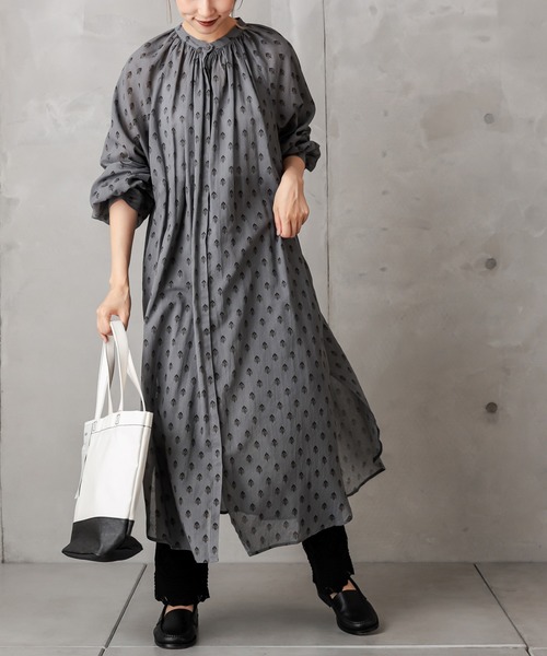 PUAL CE CIN（ピュアルセシン）の「小花ギャザーワンピース（ワンピース・レディース・チャコールグレー/グレー/ライトベージュ・FREE）」の18枚目の写真