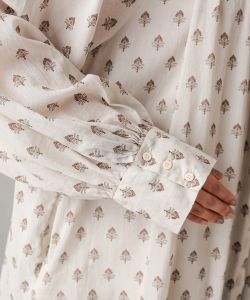 PUAL CE CIN（ピュアルセシン）の「小花ギャザーワンピース（ワンピース・レディース・チャコールグレー/グレー/ライトベージュ・FREE）」の15枚目の写真