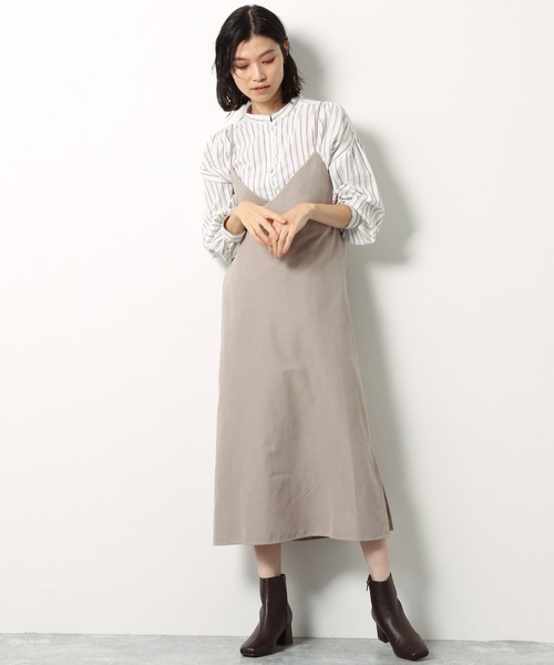 LAKOLE(ラコレ)の「エコスエードキャミソールワンピース / LAKOLE(ワンピース・レディース・ベージュ/チャコール/サンドグレー・MEDIUM/SMALL)」の2枚目の写真