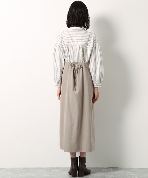 LAKOLE(ラコレ)の「エコスエードキャミソールワンピース / LAKOLE(ワンピース・レディース・ベージュ/チャコール/サンドグレー・MEDIUM/SMALL)」の12枚目の写真