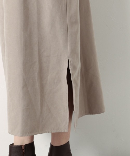 LAKOLE(ラコレ)の「エコスエードキャミソールワンピース / LAKOLE(ワンピース・レディース・ベージュ/チャコール/サンドグレー・MEDIUM/SMALL)」の16枚目の写真