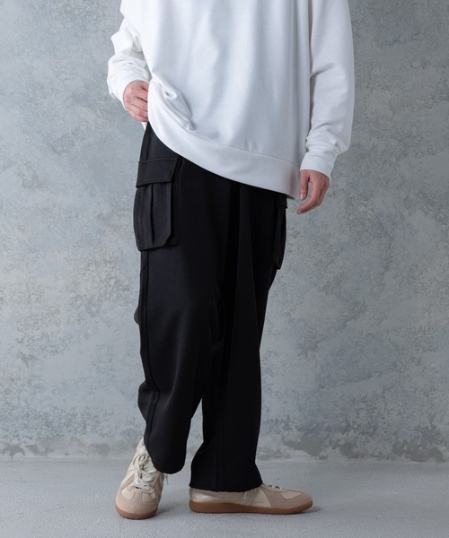 UNIIT(ユニット)の「【UNIIT】T/Rツイルワイドカーゴパンツ ワイドシルエット ポケット付き 無地 ウエスト紐仕様(カーゴパンツ・メンズ・ベージュ/ブラック/カーキ・LARGE/MEDIUM)」の2枚目の写真