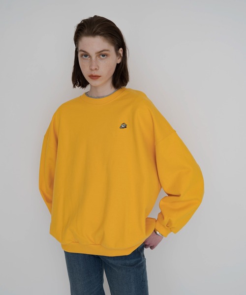 Levi's（リーバイス）の「PIPER OVERSIZED CREW KUMQUAT（スウェット・レディース・マルチ・M/S/XS）」の1枚目の写真