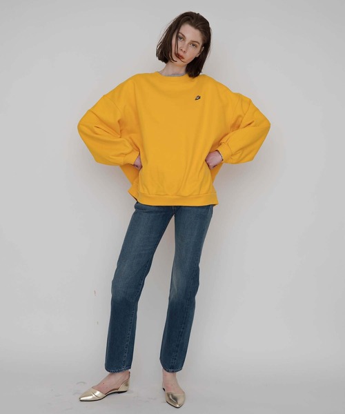 Levi's（リーバイス）の「PIPER OVERSIZED CREW KUMQUAT（スウェット・レディース・マルチ・M/S/XS）」の4枚目の写真