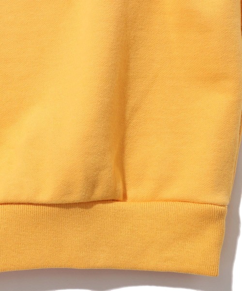 Levi's（リーバイス）の「PIPER OVERSIZED CREW KUMQUAT（スウェット・レディース・マルチ・M/S/XS）」の15枚目の写真