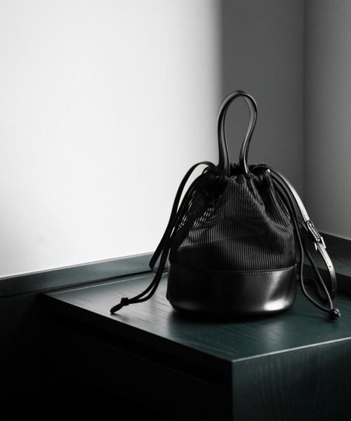 COLONY 2139（コロニートゥーワンスリーナイン）の「【COLONY 2139×@sakina_yamamoto】メッシュ巾着トートバッグ（トートバッグ・レディース・ホワイト/ブラック・FREE）」の2枚目の写真