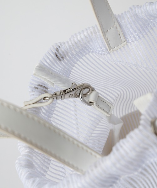 COLONY 2139（コロニートゥーワンスリーナイン）の「【COLONY 2139×@sakina_yamamoto】メッシュ巾着トートバッグ（トートバッグ・レディース・ホワイト/ブラック・FREE）」の8枚目の写真