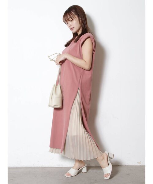 COTORICA（コトリカ）の「サイドZIPショルダーパッドワンピース（ワンピース・レディース・ブラック/ベージュ/ピンク・SMALL/MEDIUM）」の9枚目の写真