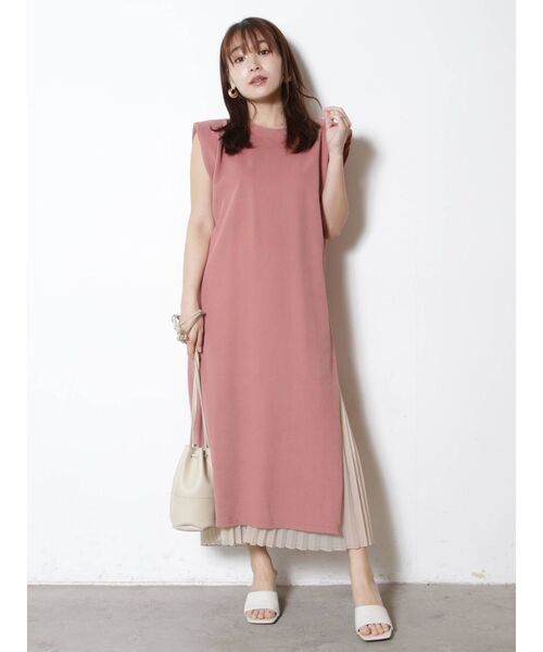 COTORICA（コトリカ）の「サイドZIPショルダーパッドワンピース（ワンピース・レディース・ブラック/ベージュ/ピンク・SMALL/MEDIUM）」の17枚目の写真