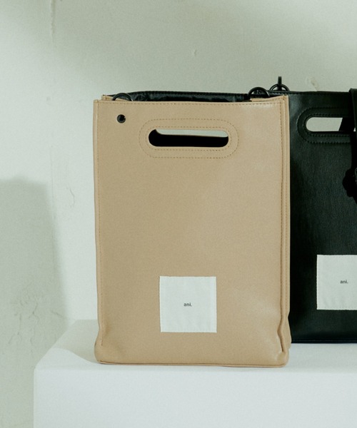 Daily russet（デイリー ラシット）の「【ani.】ワンハンドショルダーバッグ（ショルダーバッグ・レディース・ブラック/ベージュ・FREE）」の2枚目の写真