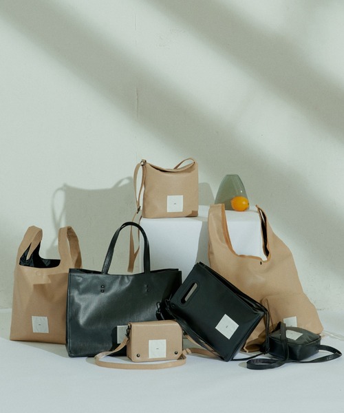 Daily russet（デイリー ラシット）の「【ani.】ワンハンドショルダーバッグ（ショルダーバッグ・レディース・ブラック/ベージュ・FREE）」の13枚目の写真