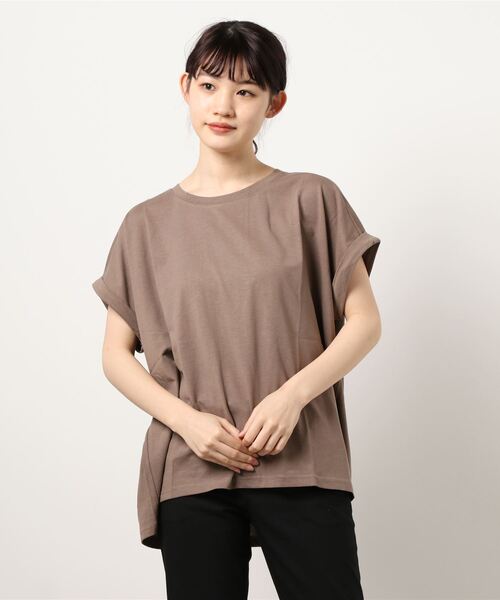 JEANS MATE(ジーンズメイト)の「袖ロールカフラウンドヘムTシャツ 汗染み防止加工素材 前後差 ビッグシルエット/オーバーサイズ(Tシャツ/カットソー・レディース・ホワイト/ブラック/ネイビー/ブラウン/カーキ/サックスブルー/ブルー/ライトグリーン/ピンク系その他/ライトベージュ・MEDIUM/LARGE)」の4枚目の写真