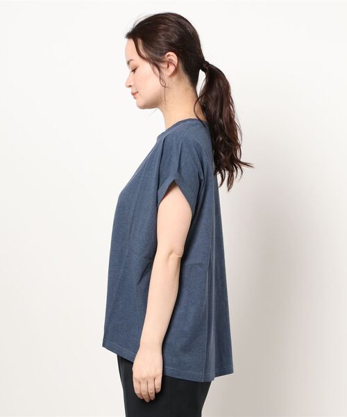 JEANS MATE(ジーンズメイト)の「袖ロールカフラウンドヘムTシャツ 汗染み防止加工素材 前後差 ビッグシルエット/オーバーサイズ(Tシャツ/カットソー・レディース・ホワイト/ブラック/ネイビー/ブラウン/カーキ/サックスブルー/ブルー/ライトグリーン/ピンク系その他/ライトベージュ・MEDIUM/LARGE)」の11枚目の写真