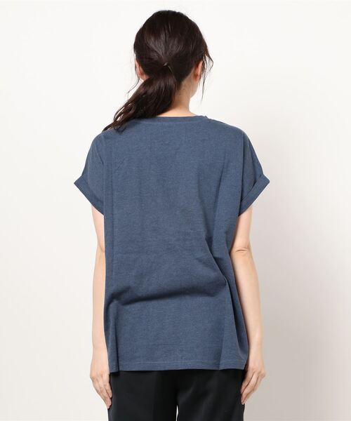 JEANS MATE(ジーンズメイト)の「袖ロールカフラウンドヘムTシャツ 汗染み防止加工素材 前後差 ビッグシルエット/オーバーサイズ(Tシャツ/カットソー・レディース・ホワイト/ブラック/ネイビー/ブラウン/カーキ/サックスブルー/ブルー/ライトグリーン/ピンク系その他/ライトベージュ・MEDIUM/LARGE)」の12枚目の写真