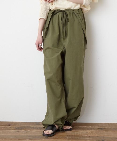 CIAOPANIC TYPY(チャオパニックティピー)の「綿ナイロンパラシュートパンツ(サロペット/オーバーオール・レディース・ブラック/カーキ/アイボリー・SMALL/MEDIUM)」の22枚目の写真