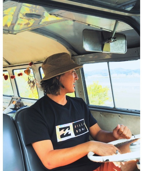 BILLABONG(ビラボン)の「BILLABONG メンズ 【CLOUD NINE】 【RED WHITE COLLECTION】 UNITY WAVE PRINT Tシャツ 【2021年夏モデル】/ビラボン半袖Tシャツ(Tシャツ/カットソー・メンズ・ホワイト系その他/ブラック/ホワイト・SMALL/X-LARGE/MEDIUM/LARGE)」の1枚目の写真