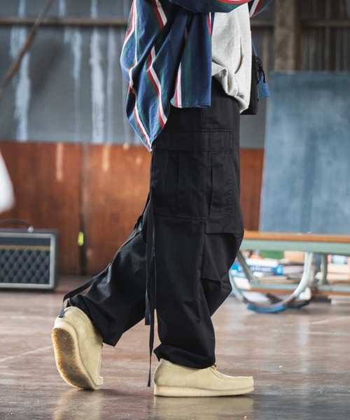 WEGO（ウィゴー）の「WEGO/ワイドカーゴパンツ（カーゴパンツ・メンズ・ホワイト/ブラック/カーキ・MEDIUM/LARGE）」の2枚目の写真