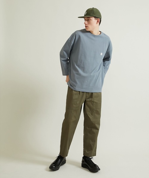 VALLIS by FACTOTUM(ヴァリスバイファクトタム)の「STUDIOUS別注 ロゴワッペンバスクシャツ(Tシャツ/カットソー・メンズ・グレー/ブラウン/パープル/カーキ/ブラック・LARGE/MEDIUM)」の17枚目の写真