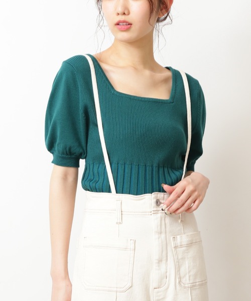 FREE'S MART(フリーズマート)の「スクエアネックボリュームスリーブ半袖ニット(ニット/セーター・レディース・ブラック/ピンク/ホワイト/グリーン・FREE)」の1枚目の写真