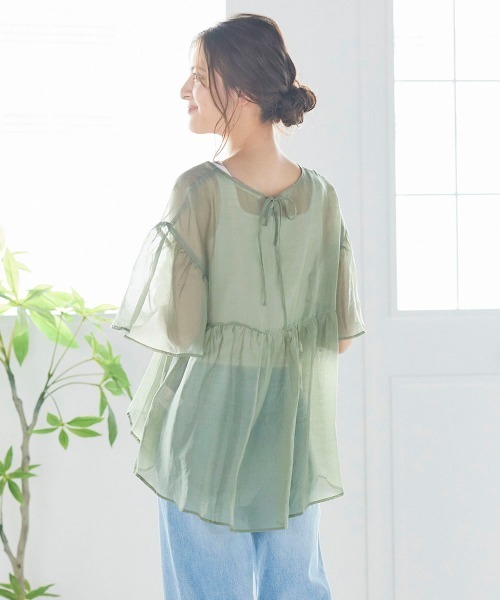 LIPSTAR(リップスター)の「【WEB別注カラーあり】ラウンドヘムシアーティアードブラウス(シャツ/ブラウス・レディース・ブラック/パープル/オフホワイト/カーキ/ピンク・M)」の6枚目の写真