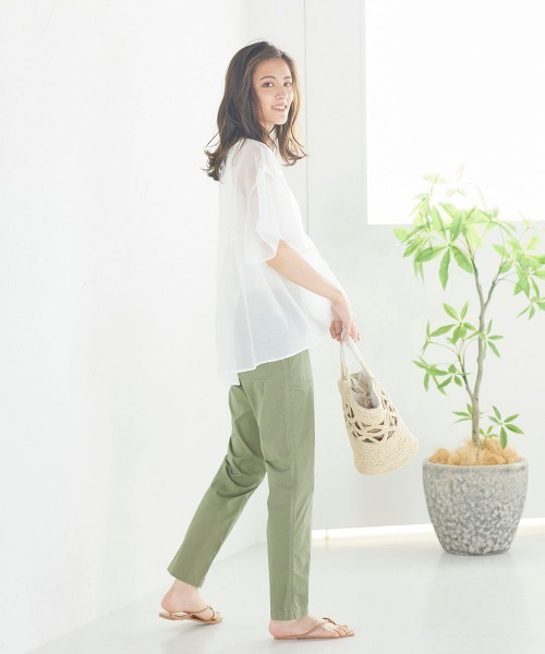 LIPSTAR(リップスター)の「【WEB別注カラーあり】ラウンドヘムシアーティアードブラウス(シャツ/ブラウス・レディース・ブラック/パープル/オフホワイト/カーキ/ピンク・M)」の20枚目の写真