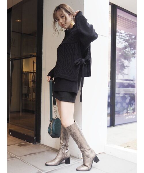 EVRIS(エヴリス)の「ウッドヒールロングブーツ(ブーツ・レディース・ブラウン/その他1/ブラック・MEDIUM/SMALL/LARGE)」の4枚目の写真