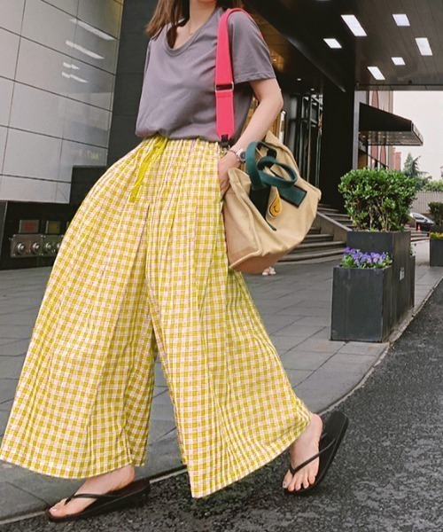 ABITOKYO（アビトーキョー）の「ギンガムチェックワイドスカパン（その他パンツ・レディース・ブラック/オレンジ/ブルー/イエロー/レッド/グリーン/ワインレッド・S/M/L）」の4枚目の写真