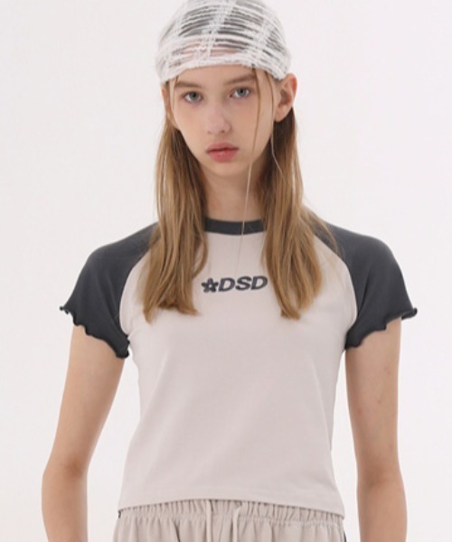 ODD STUDIO(オッドスタジオ)の「【ODD STUDIO × nanacrew】DAISY LOGO RAGLAN T-SHIRT / オッドスタジオ×ナナクルー デイジー ロゴ ラグラン Tシャツ(Tシャツ/カットソー・レディース・サンドベージュ/スカイブルー/ピンク・FREE)」の3枚目の写真