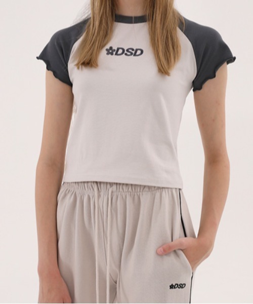 ODD STUDIO(オッドスタジオ)の「【ODD STUDIO × nanacrew】DAISY LOGO RAGLAN T-SHIRT / オッドスタジオ×ナナクルー デイジー ロゴ ラグラン Tシャツ(Tシャツ/カットソー・レディース・サンドベージュ/スカイブルー/ピンク・FREE)」の4枚目の写真