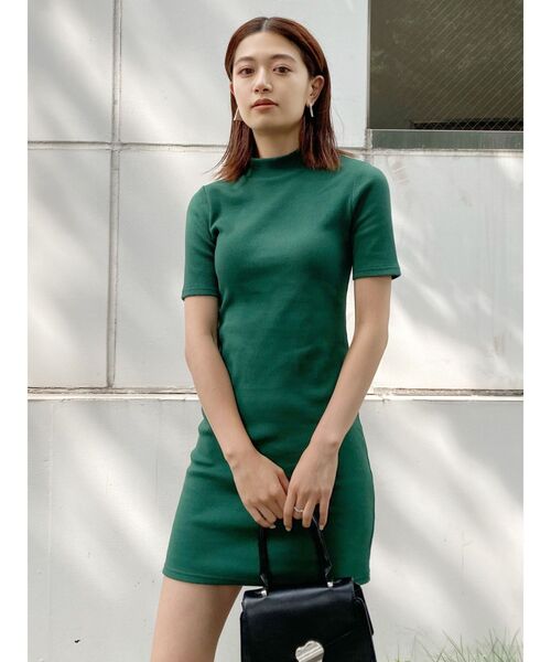 EMODA(エモダ)の「ハイネックカットミニワンピース(ワンピース・レディース・ブラック/レッド/ブルー/グリーン・FREE)」の3枚目の写真