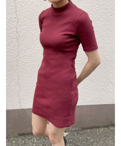 EMODA(エモダ)の「ハイネックカットミニワンピース(ワンピース・レディース・ブラック/レッド/ブルー/グリーン・FREE)」の13枚目の写真