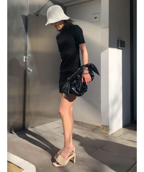 EMODA(エモダ)の「ハイネックカットミニワンピース(ワンピース・レディース・ブラック/レッド/ブルー/グリーン・FREE)」の9枚目の写真