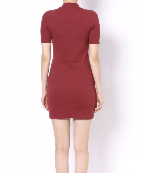 EMODA(エモダ)の「ハイネックカットミニワンピース(ワンピース・レディース・ブラック/レッド/ブルー/グリーン・FREE)」の21枚目の写真