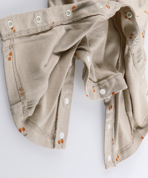 BRANSHES(ブランシェス)の「さくらんぼ柄長袖カバーオール(ロンパース・キッズ・ベージュ・80cm/70cm)」の6枚目の写真