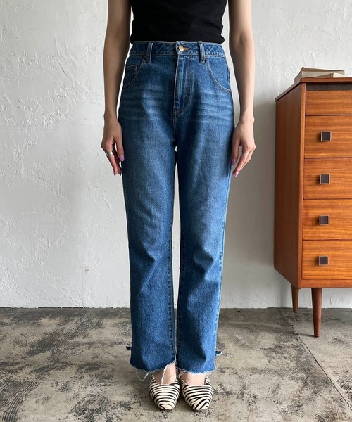 CAPRICIEUX LE'MAGE（カプリシューレマージュ）の「段違いストレートデニム（デニムパンツ・レディース・ブルー・36/38）」の2枚目の写真