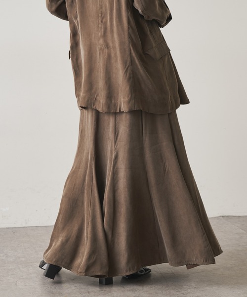 Omekashi（オメカシ）の「キュプラ切替マーメイドスカート（スカート・レディース・ブラック/ブラウン/ブルー・38/36）」の13枚目の写真