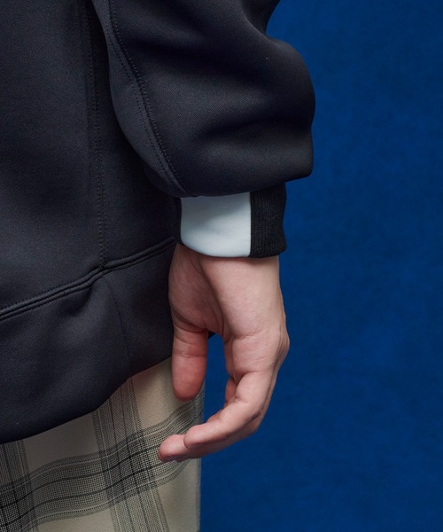 UNITED TOKYO（ユナイテッドトウキョウ）の「エアロダンボール　フ-ディー（パーカー・メンズ・ブラック/グレー/ブルー・FREE）」の12枚目の写真