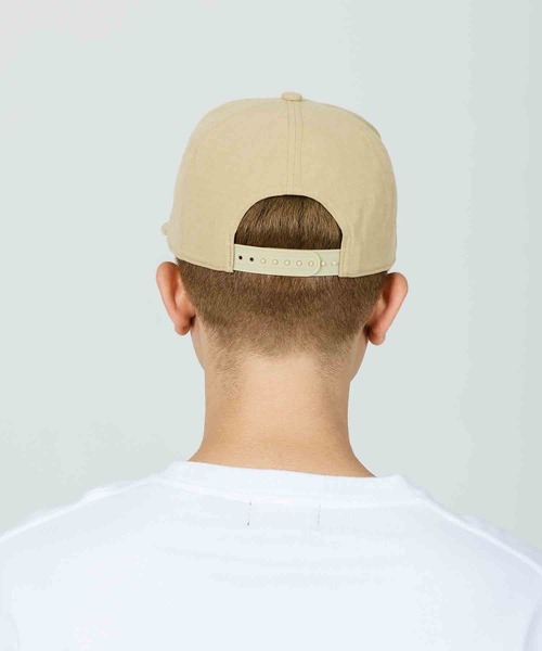 XLARGE（エクストララージ）の「MOUNTAIN LOGO CAP（キャップ・メンズ・ホワイト/ベージュ・ONE SIZE）」の6枚目の写真