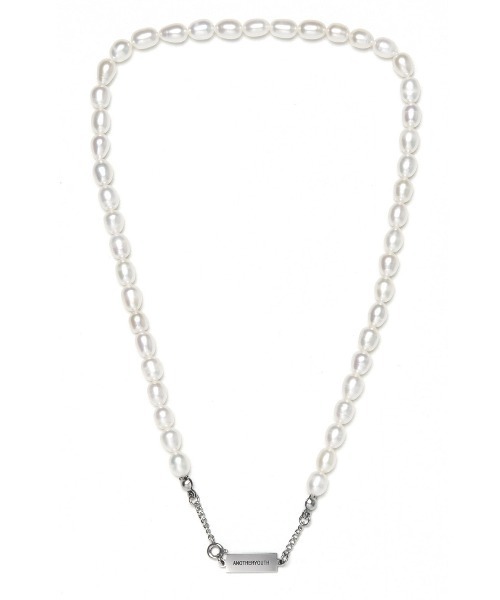 ANOTHERYOUTH(アナザーユース)の「【ANOTHERYOUTH/アナザーユース】logo pearl necklace/パールンネックレス ロゴネックレス(ネックレス・メンズ・シルバー・ONE SIZE)」の2枚目の写真
