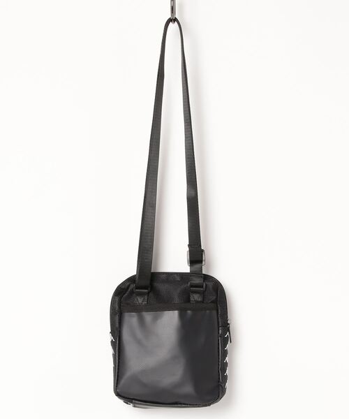 Kappa（カッパ）の「【UNI】Kappa(カッパ)222 BANDA BAYES CROSSBODY BAG（ボディバッグ/ウエストポーチ・メンズ・ホワイト×ブラック/ブラック×ブラック・XS）」の7枚目の写真
