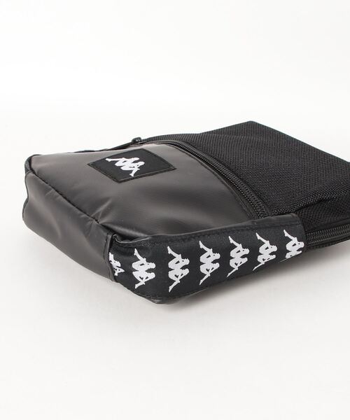 Kappa（カッパ）の「【UNI】Kappa(カッパ)222 BANDA BAYES CROSSBODY BAG（ボディバッグ/ウエストポーチ・メンズ・ホワイト×ブラック/ブラック×ブラック・XS）」の8枚目の写真