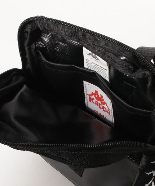 Kappa（カッパ）の「【UNI】Kappa(カッパ)222 BANDA BAYES CROSSBODY BAG（ボディバッグ/ウエストポーチ・メンズ・ホワイト×ブラック/ブラック×ブラック・XS）」の9枚目の写真