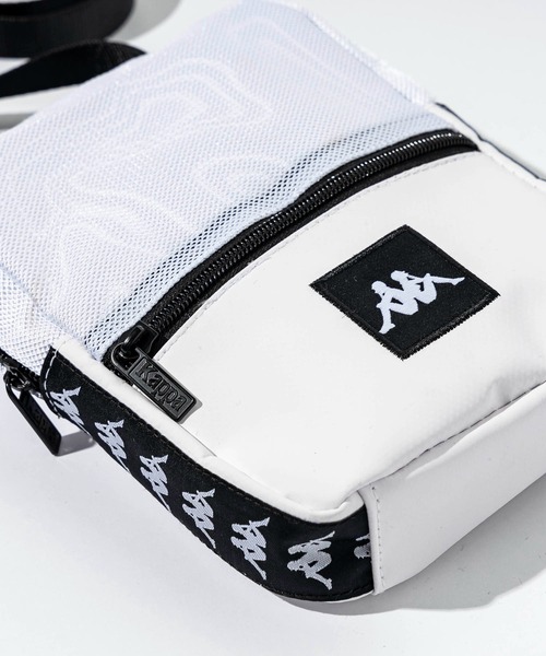 Kappa（カッパ）の「【UNI】Kappa(カッパ)222 BANDA BAYES CROSSBODY BAG（ボディバッグ/ウエストポーチ・メンズ・ホワイト×ブラック/ブラック×ブラック・XS）」の4枚目の写真